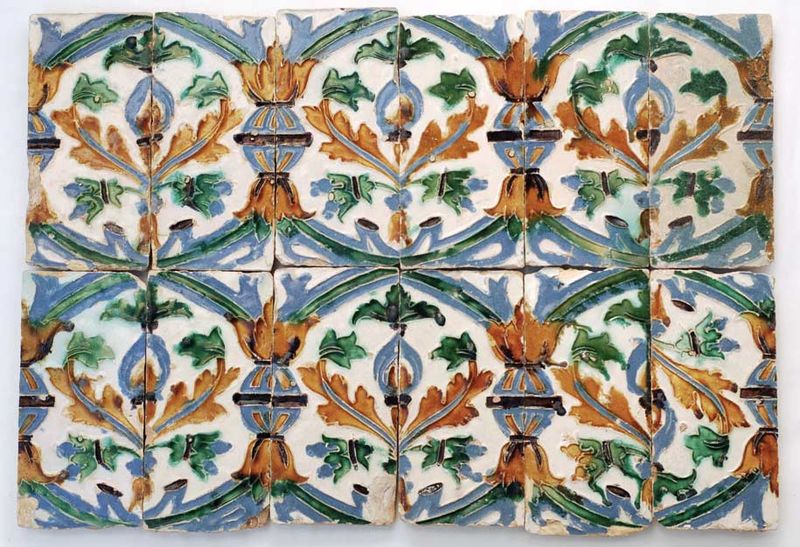 Azulejos de tecnica de "Arista" del siglo XVI, Triana (Sevilla).
