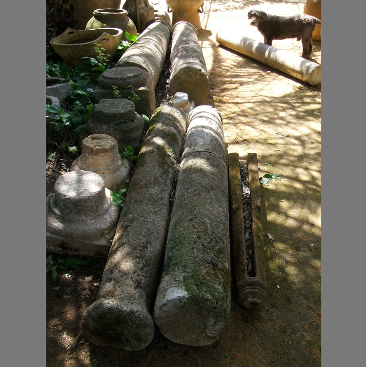 2 parejas de columnas de granito, Siglo XVI